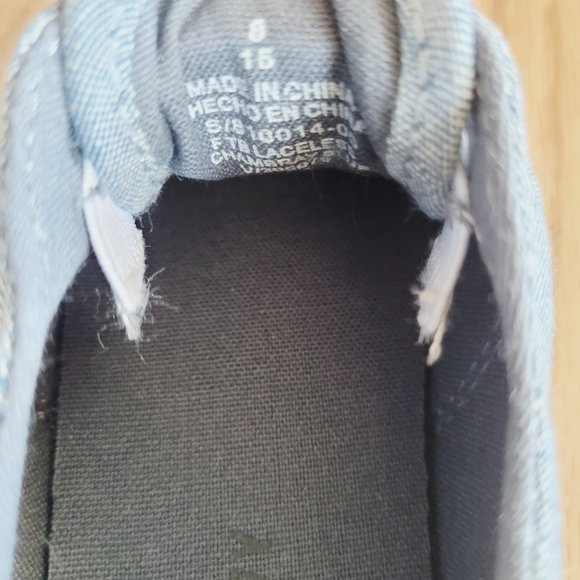 Old Navy Slip On Denim Sneakers Unisex Toddler Size 8 - Picture 6 of 7